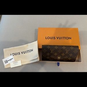 💯 Authentic Louis Vuitton Sara Monogram Wallet